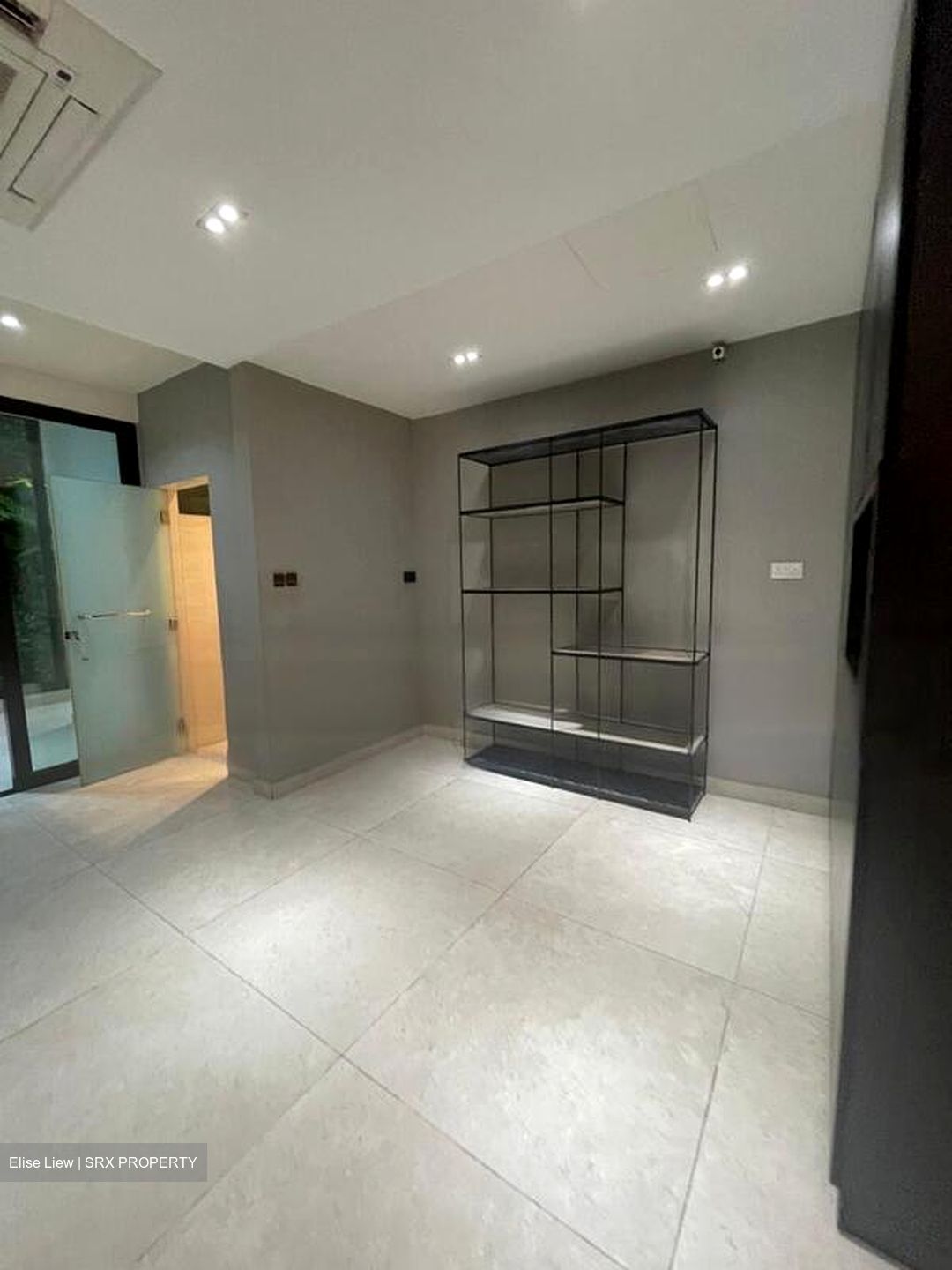 La Suisse (D11), Terrace #476008931